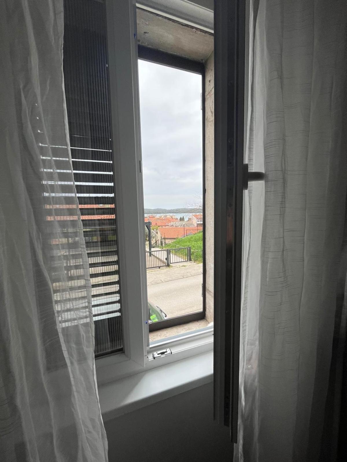 Apartment Arena Pula Luaran gambar
