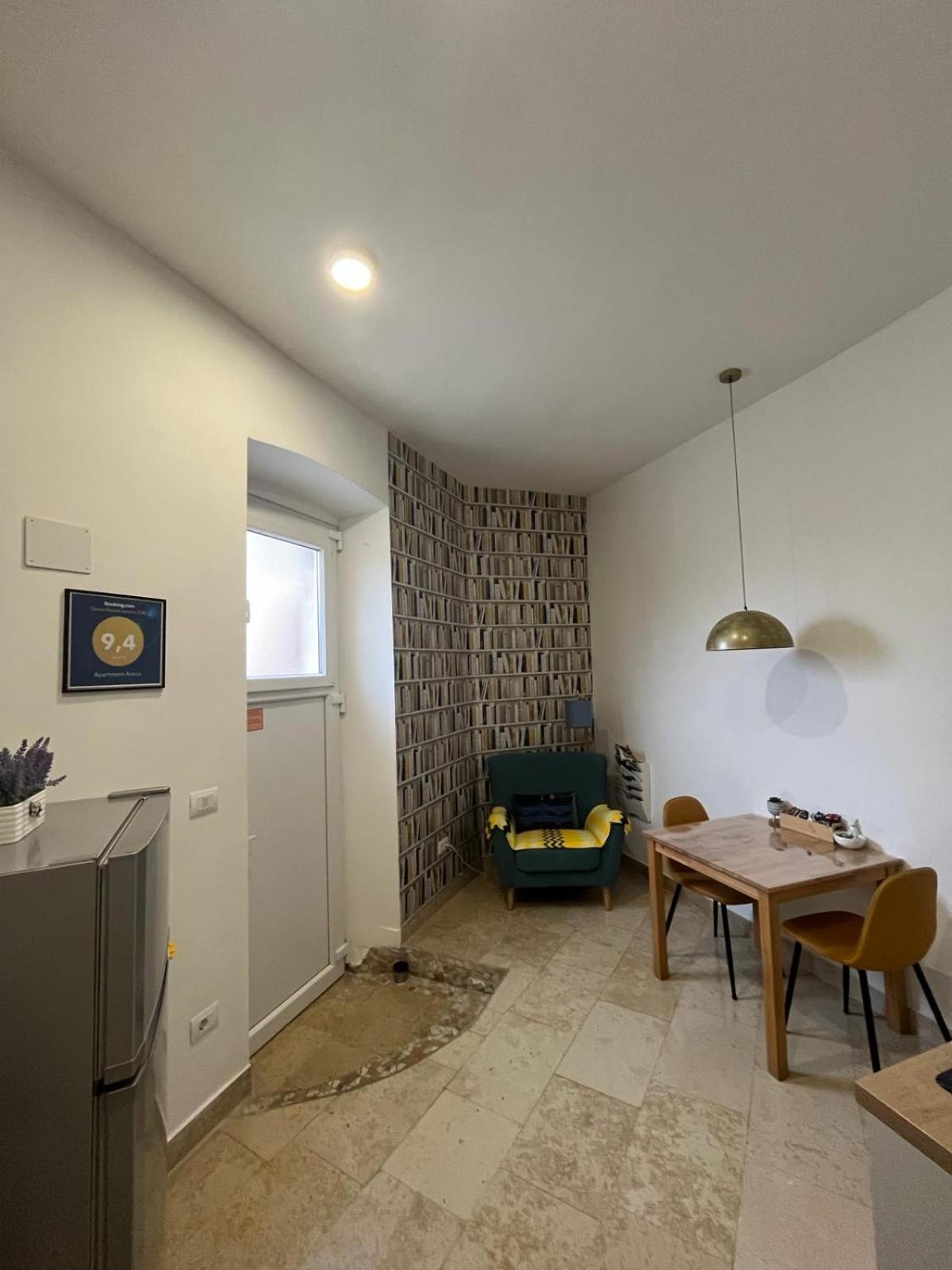Apartment Arena Pula Luaran gambar