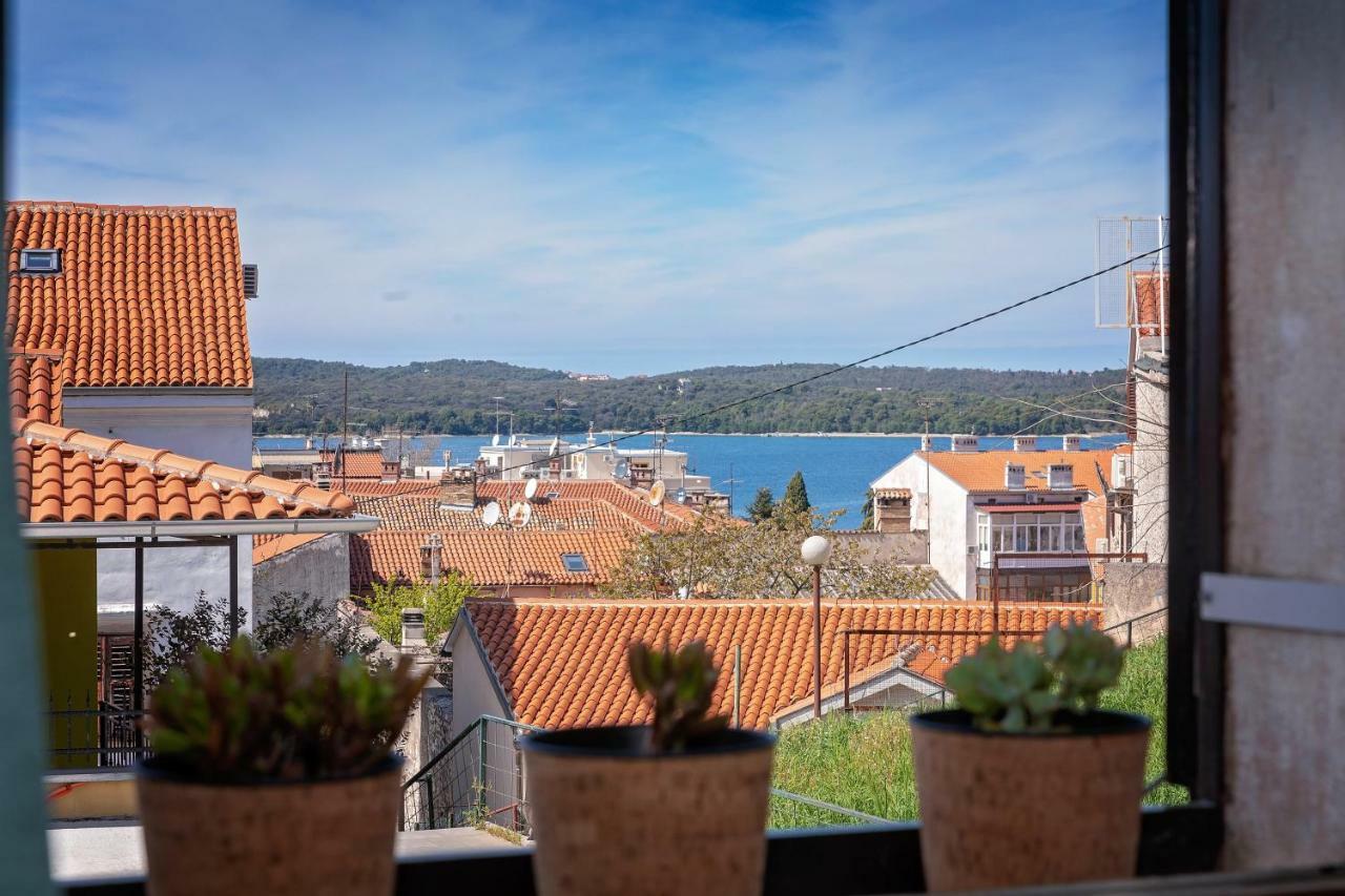 Apartment Arena Pula Luaran gambar